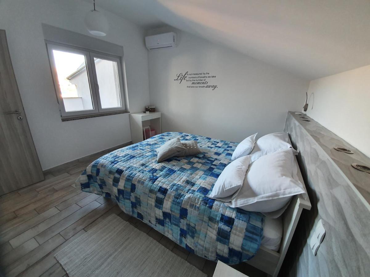 Apartment Villa Franci Pag Town Buitenkant foto